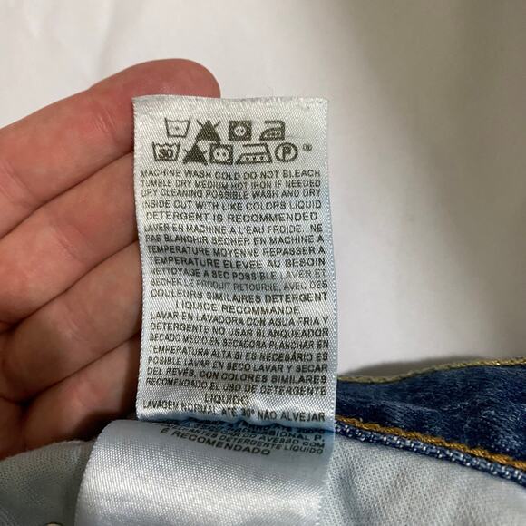 LEVI Women Shorts Cutoff 550 Size 32 Medium Wash Plus Size Cowgirl American 90s - Picture 6 of 8